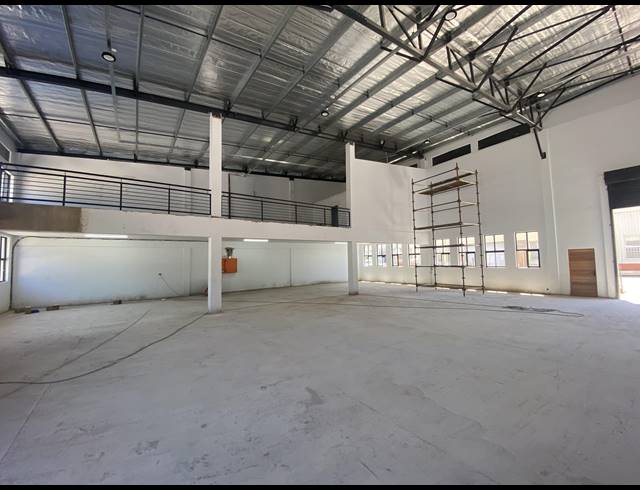 861M² WAREHOUSE TO LET IN BRIARDENE